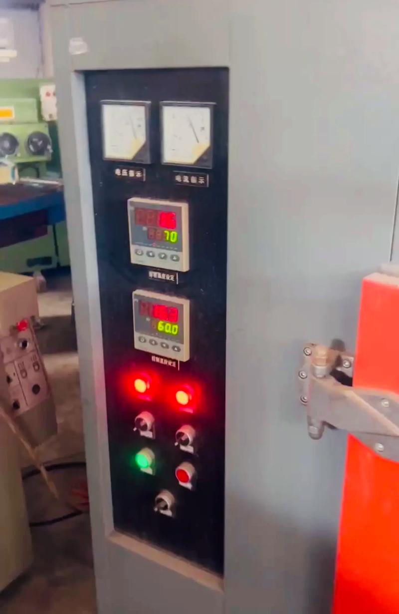 精密烘箱 工廠(chǎng)新到電熱鼓風(fēng)干燥箱的選購(gòu)與使用解析